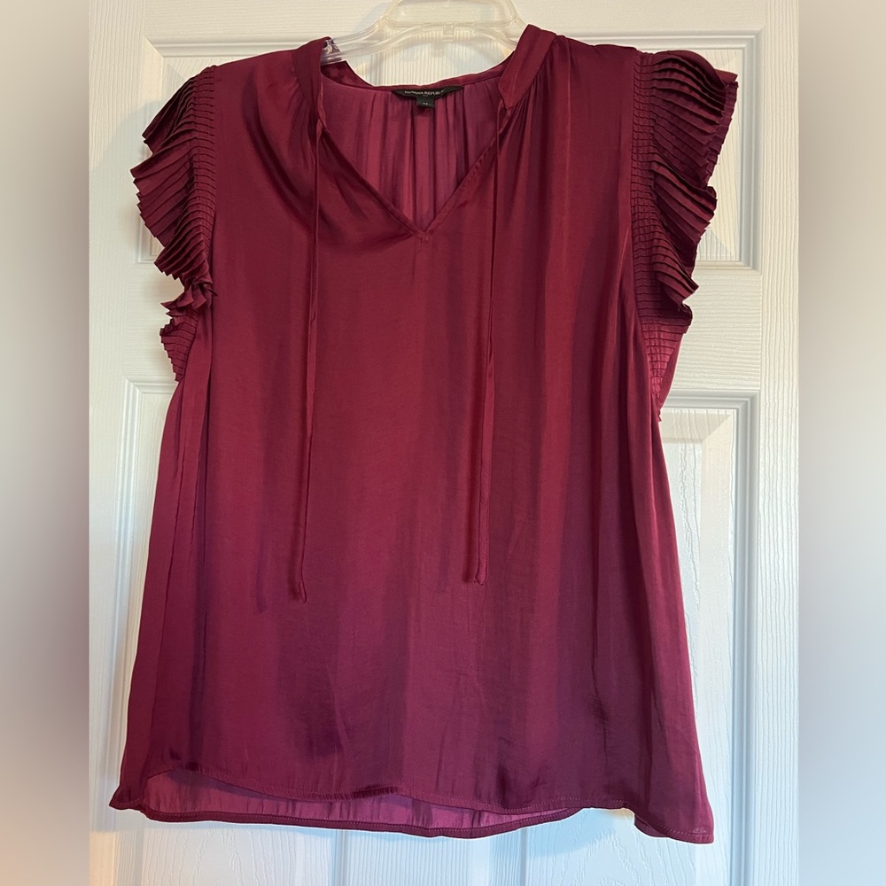 Wine Banana Republic V-Neck Blouse SZ Medium